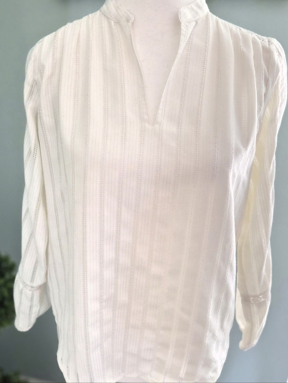 Ann Taylor XS Petite Cream Embroidered Lined Long Sleeve Blouse Relaxed Bust 38"